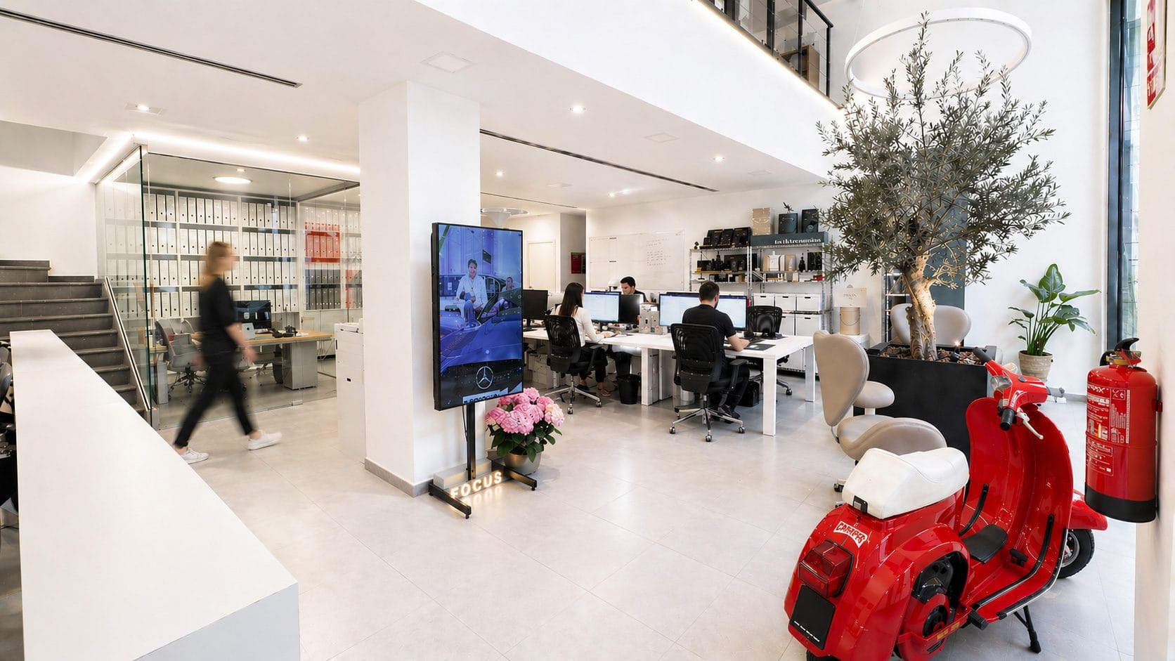 Recepción y zona de trabajo del estudio de Mariona Agency