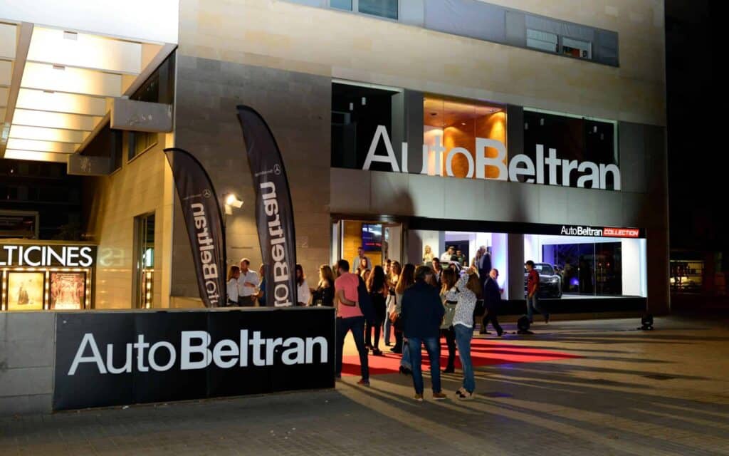 Evento de inauguración con temática de cine de AutoBeltran Collection