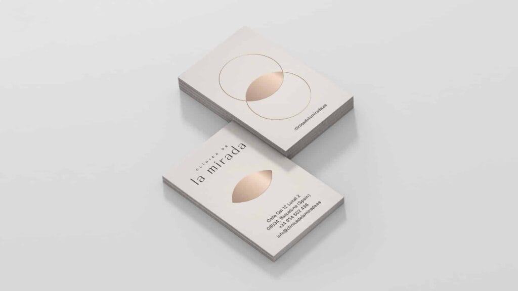 Aplicaciones de marca de Clínica de La Mirada, diseño Mariona Agency