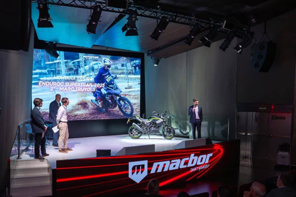 Escenografía diseñada por Mariona Agency para Grupo Motos Bordoy