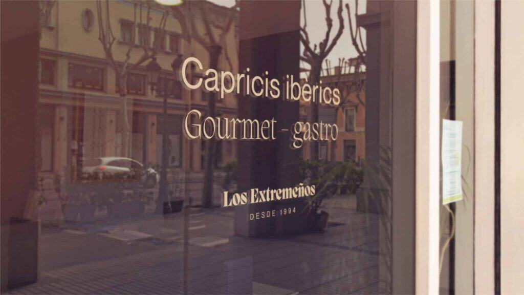 Escaparate e interiorismo de la tienda Los Extremeños, Mariona Agency
