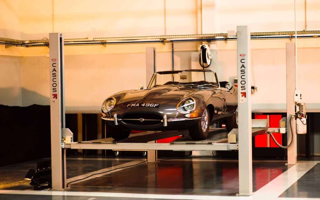 Cierre del evento de inauguración del concesionario Jaguar Land Rover en Sant Boi