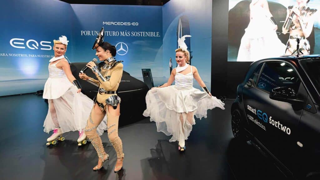 Escenografía de la presentación del EQS en Automobile Barcelona 2021