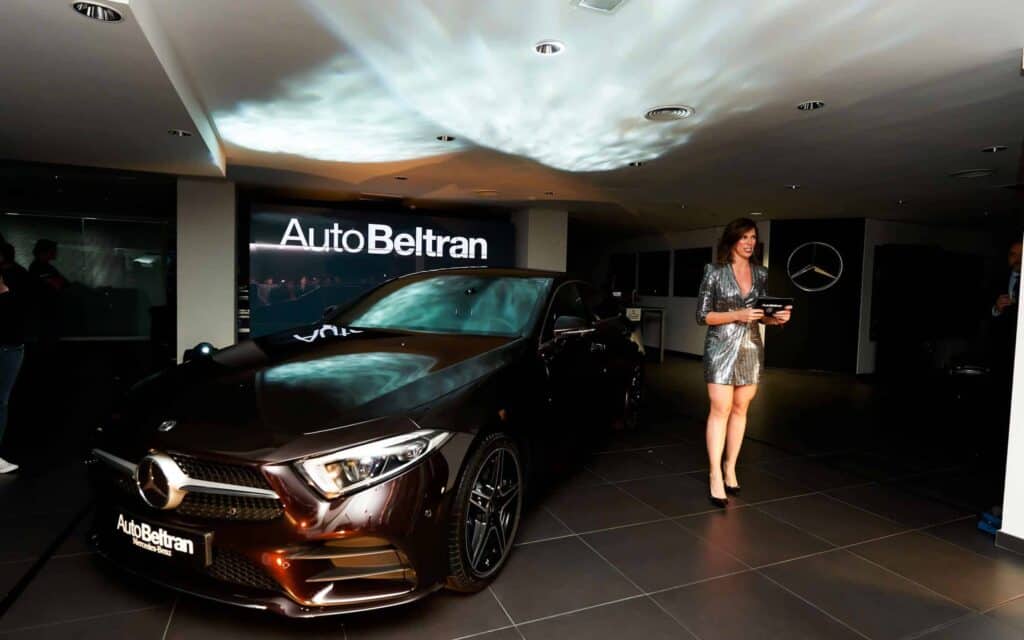 Invitados durante la presentación del Mercedes-Benz CLS en AutoBeltran