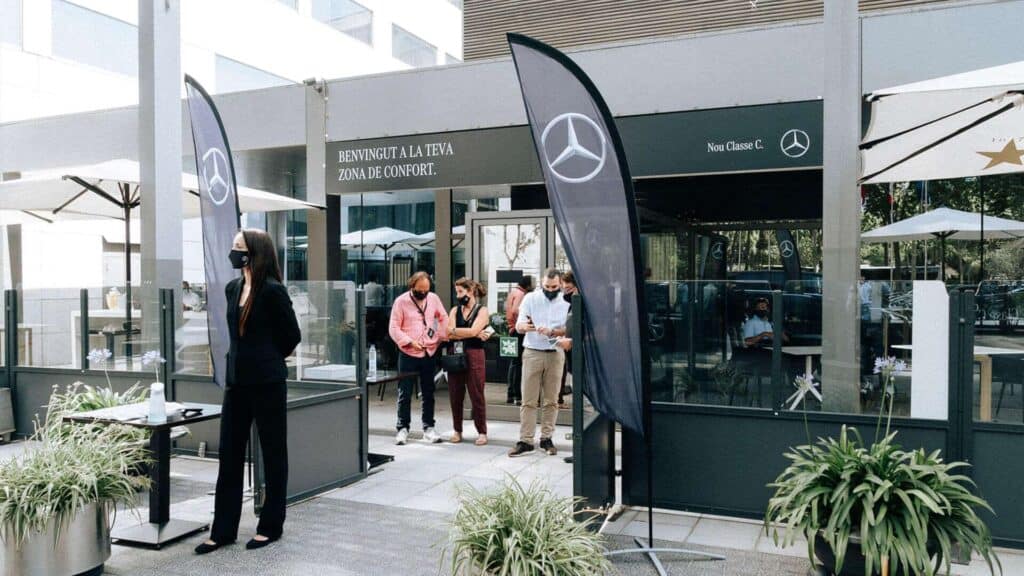 Invitados en la prueba de conducción del Mercedes-Benz Clase C organizada por Mariona Agency