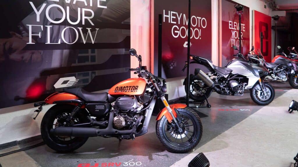 Cierre del acto de prensa de QJ Motor con dirección de Mariona Agency