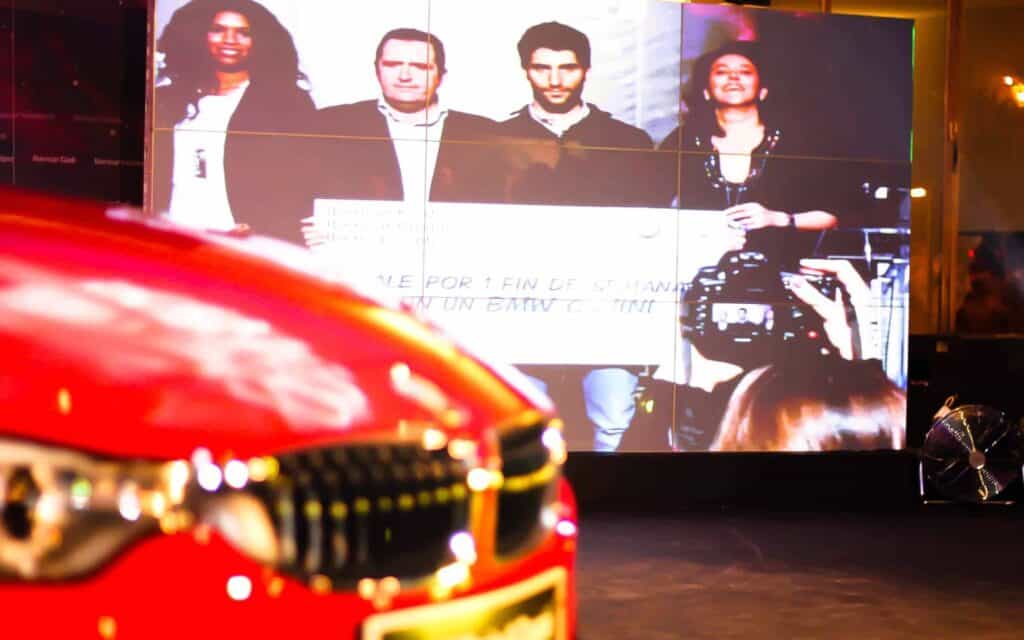 Dos plantas de espectáculo simultáneo orquestadas por Mariona Agency para BMW