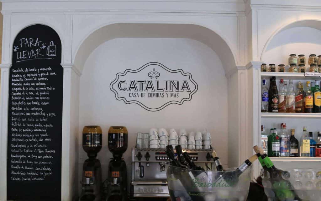 Carta de Catalina Casa de Comidas maquetada por Mariona Agency