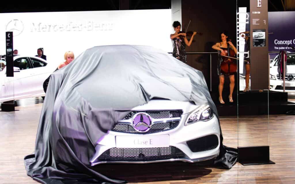 Espectáculo de presentación del Mercedes-Benz Clase E para clientes VIP