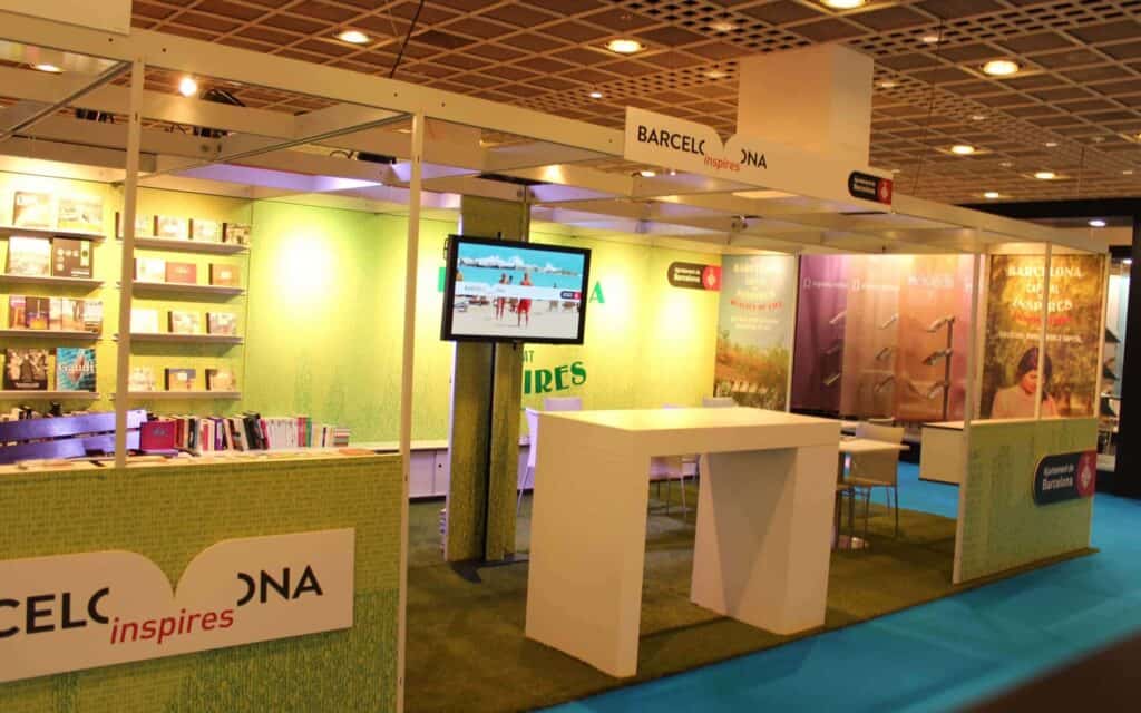Ambiente del stand de Barcelona durante la feria, proyecto de Mariona Agency