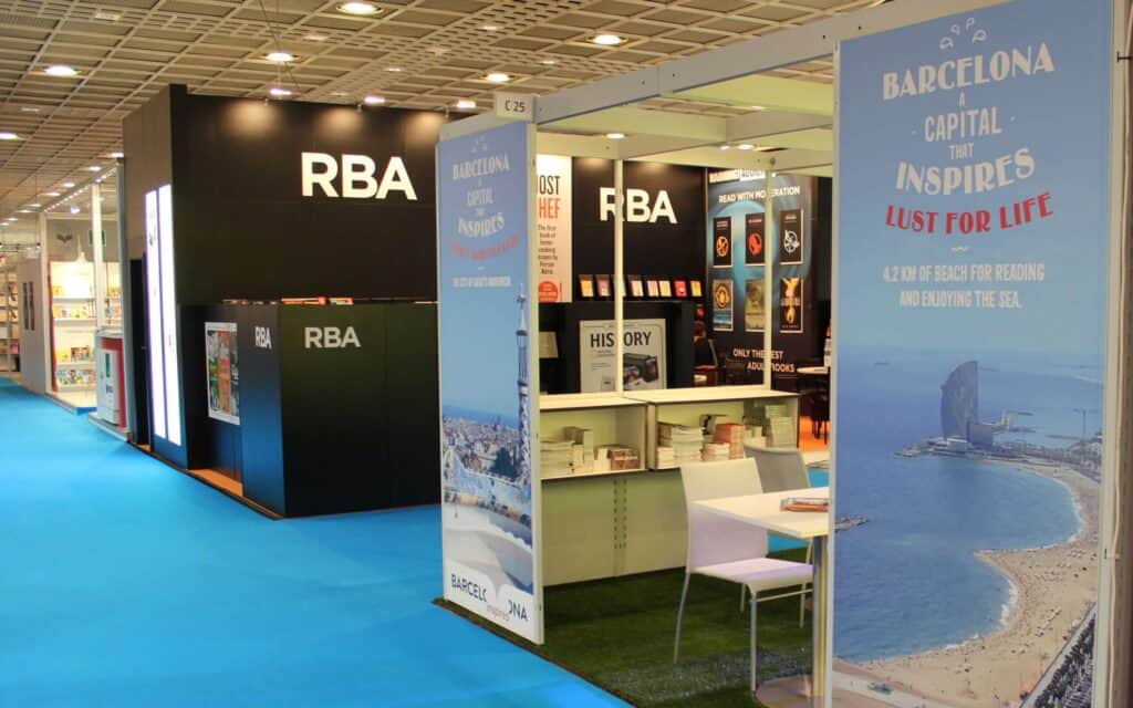 Gráfica expositiva del espacio de Barcelona firmado por Mariona Agency