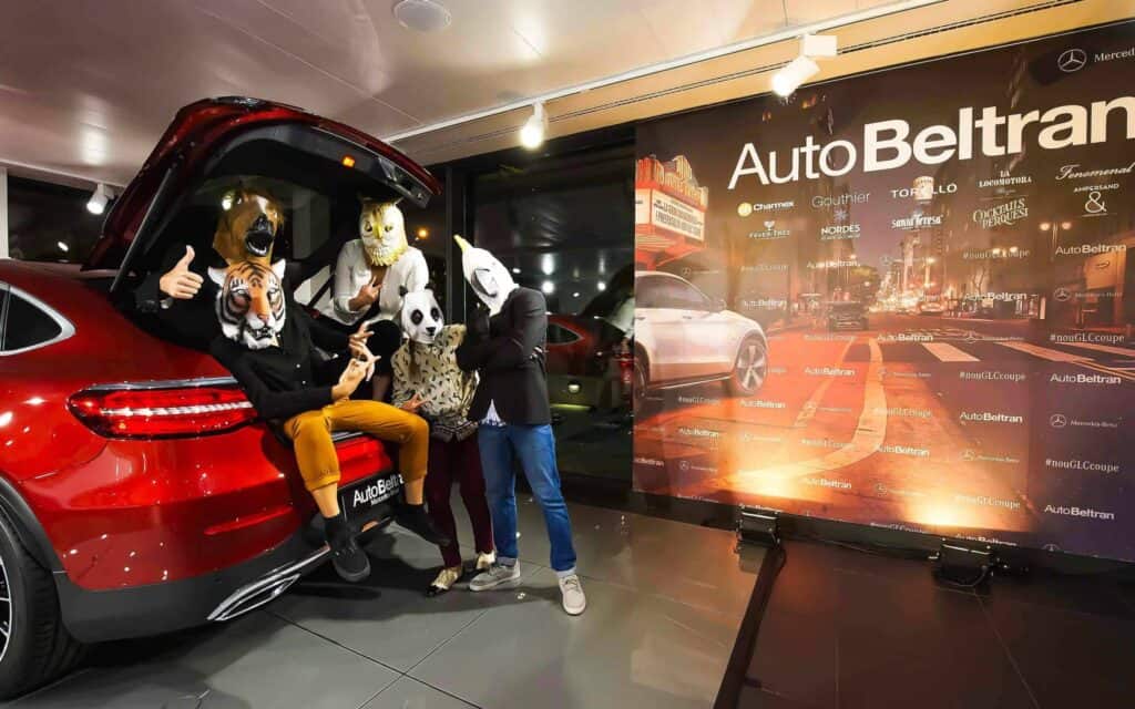 Espectáculo en la presentación del GLC Coupé producido por Mariona Agency