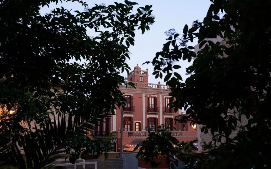 Universo de marca del Hotel Aiguaclara construido por Mariona Agency