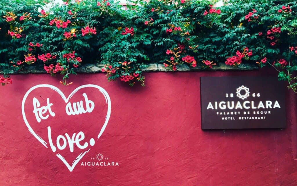Papelería del Hotel Aiguaclara producida por Mariona Agency
