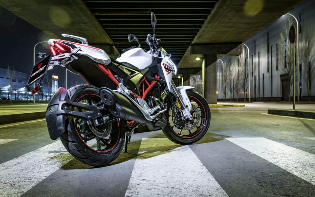 Shooting fotográfico de la gama de motos Macbor por Mariona Agency