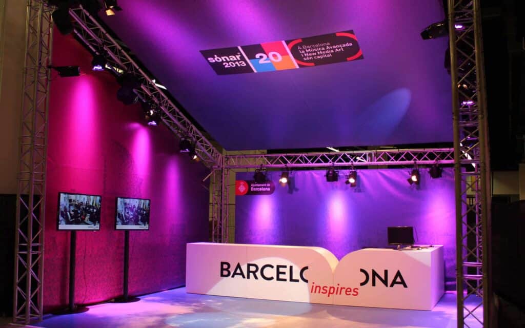 Detalle de la escenografía del stand de Barcelona firmado por Mariona Agency