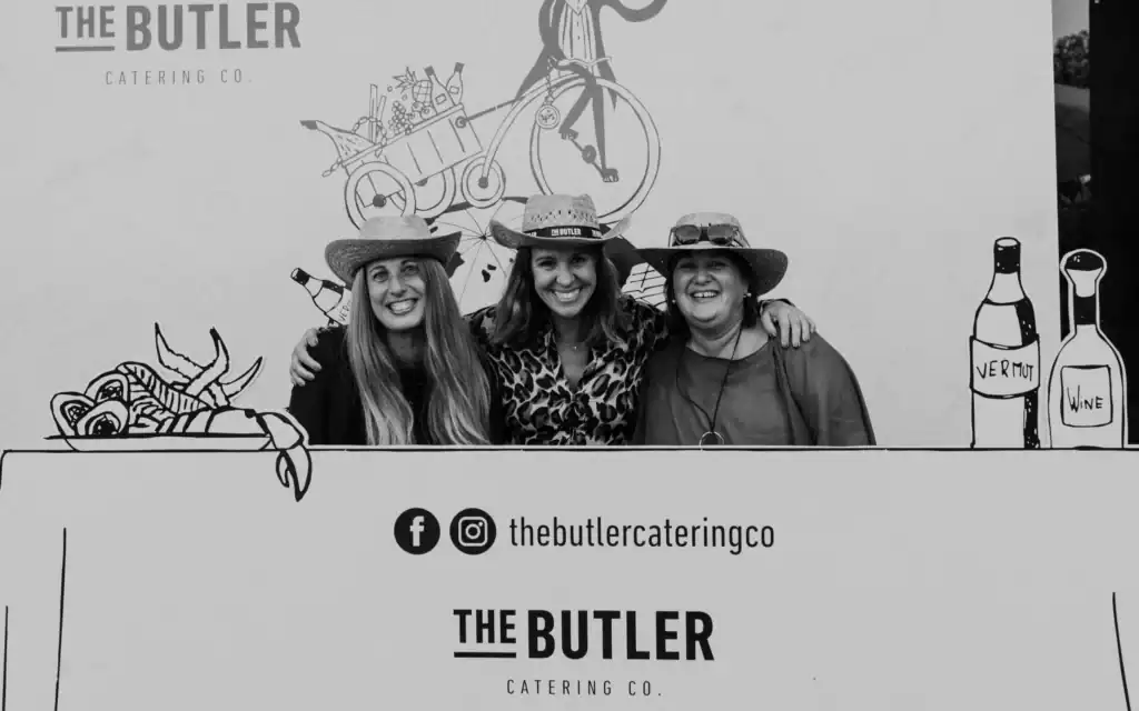 Aplicación final del branding de The Butler catering co., por Mariona Agency