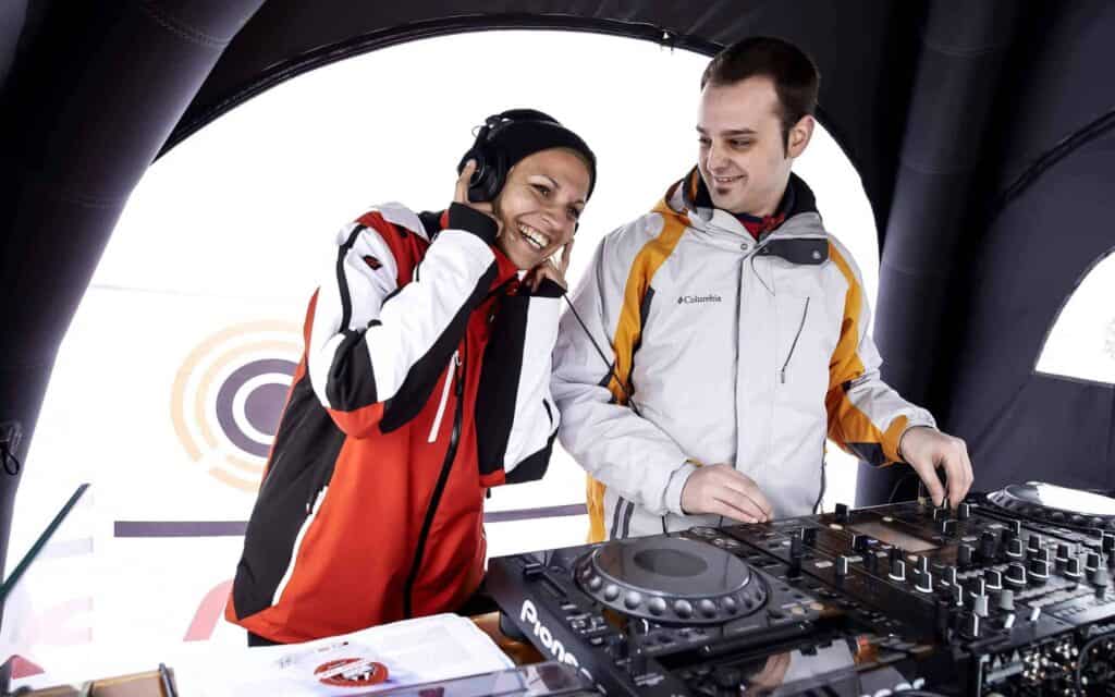 Imagen gráfica del Weber Winter Tour diseñada por Mariona Agency