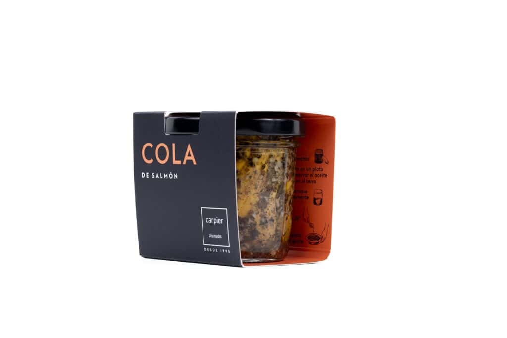Tarro de cola de salmón de Carpier con su funda de packaging