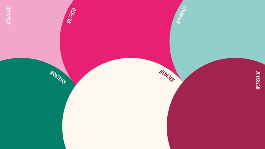 Composición de círculos con la paleta de Glop: rosas, verdes y granate