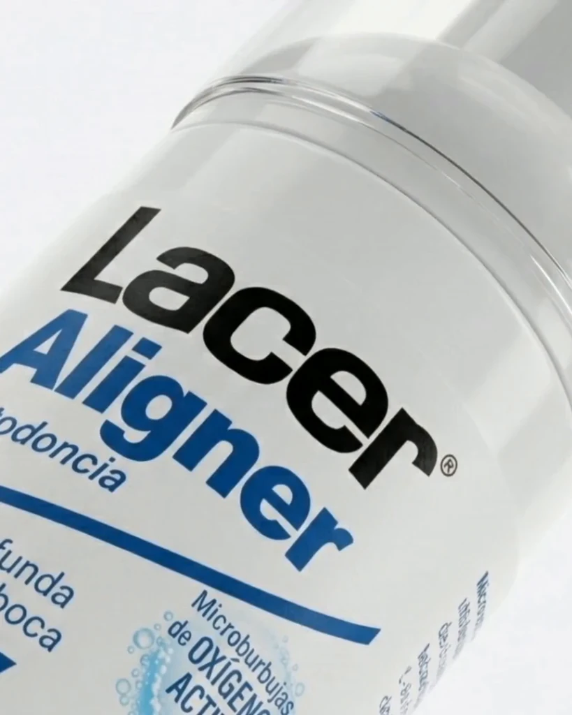 Lacer Aligner, aligner foam: a macro shot from the product video