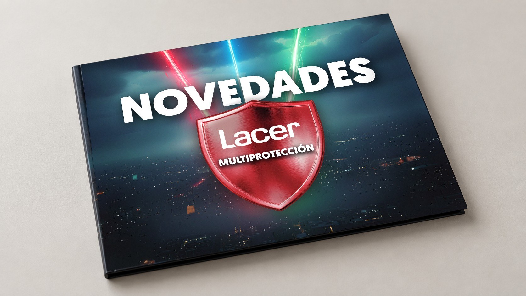 Recreación: videolibro de Lacer Multiprotección cerrado, con la cubierta Novedades