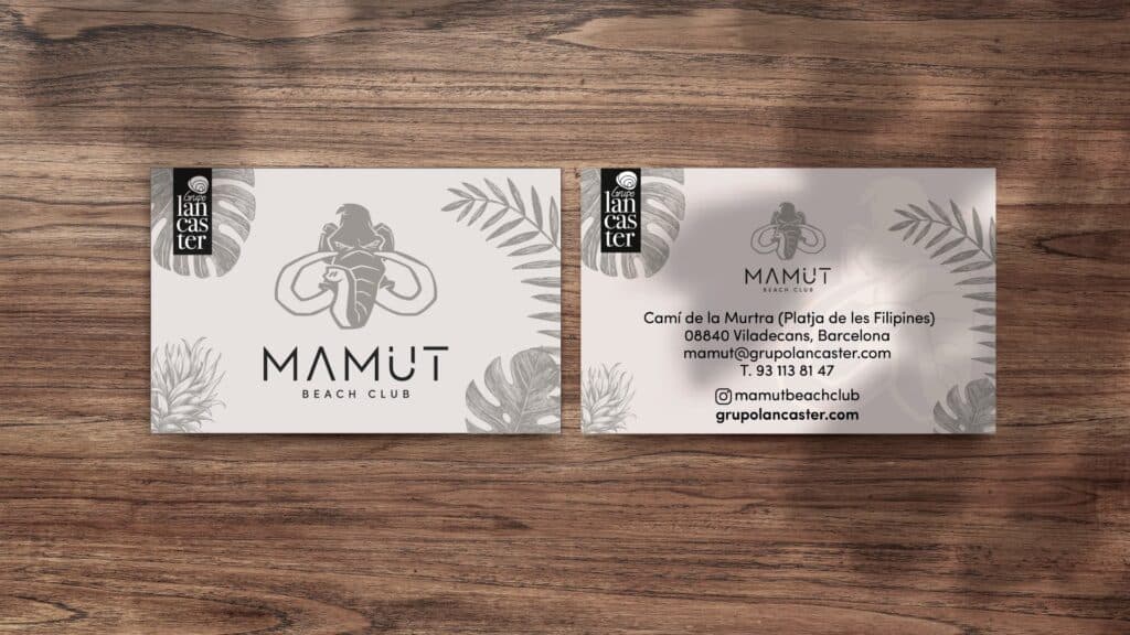 Tarjetas de Mamut Beach Club con el mamut y hojas tropicales