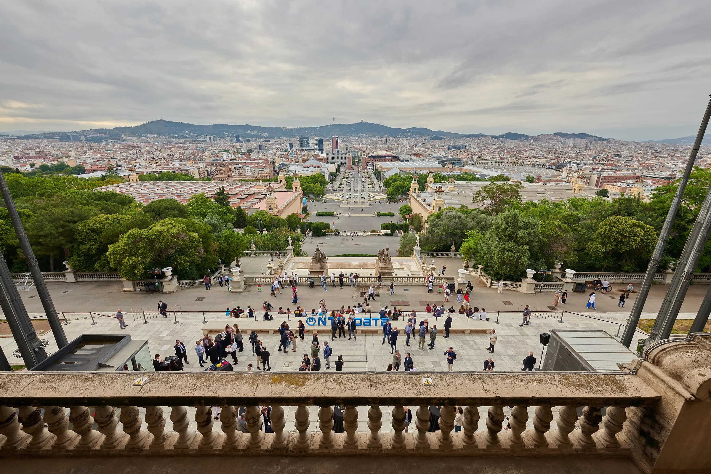 La terraza del MNAC sobre Barcelona con los invitados de NTT DATA