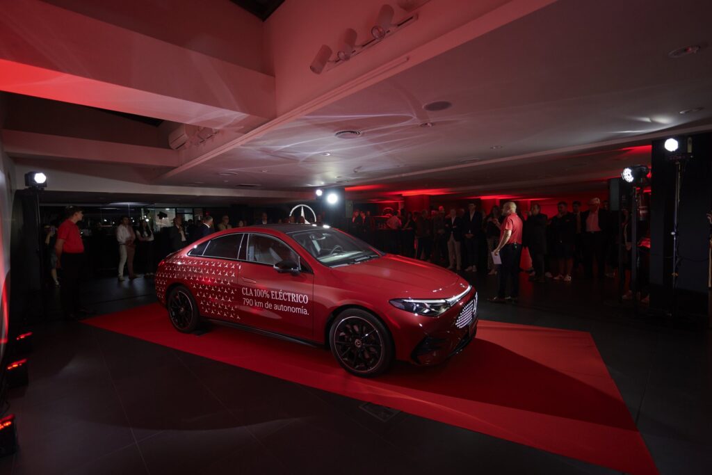 El nuevo Mercedes-Benz CLA sobre la alfombra roja ante los invitados de LG Barcelona