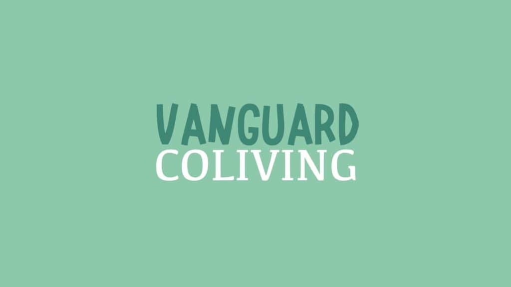 Logotipo de Vanguard Coliving sobre verde