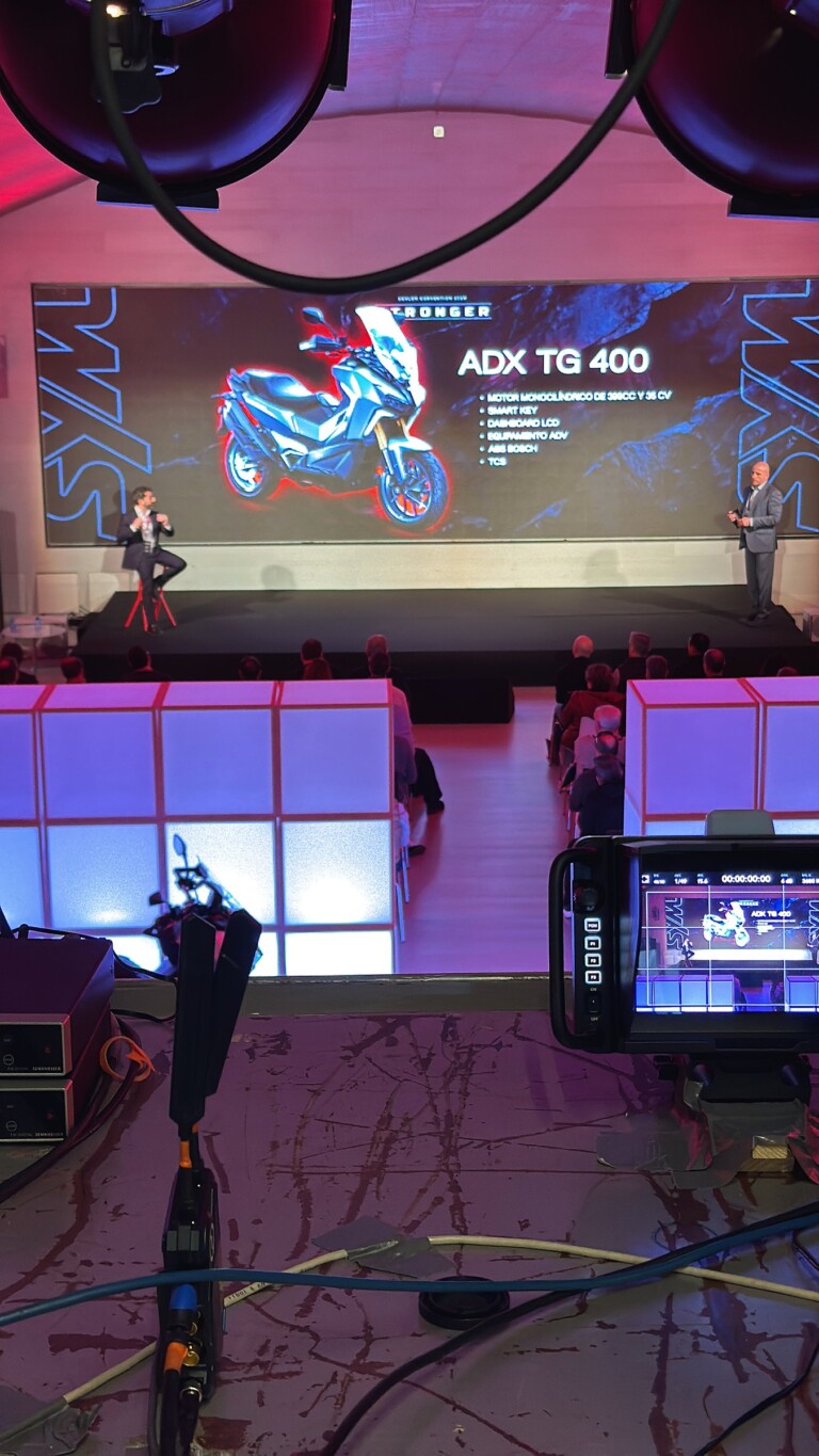 Presentación de producto de SYM en la convención 2025 de Grupo Motos Bordoy, vista desde realización