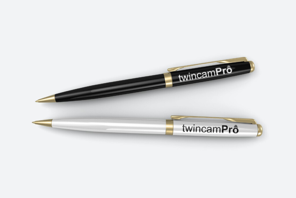 Bolígrafos negro y plateado con el logotipo de TwincamPro