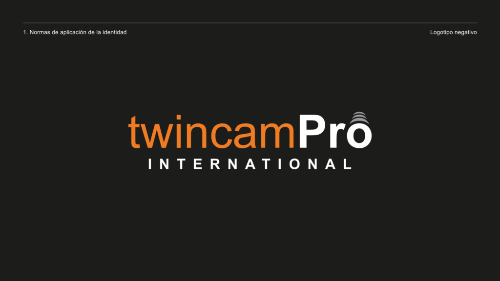 Logotipo de TwincamPro International en naranja y blanco sobre negro